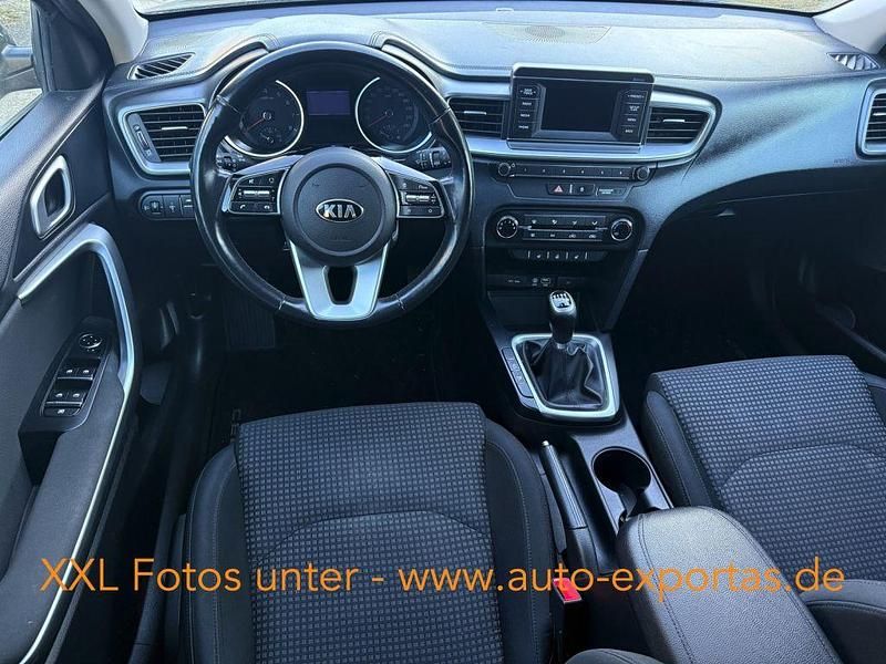 Gebraucht Kia Ceed Vision 140 PS (102 kW) 2019 Rot Kleinwagen