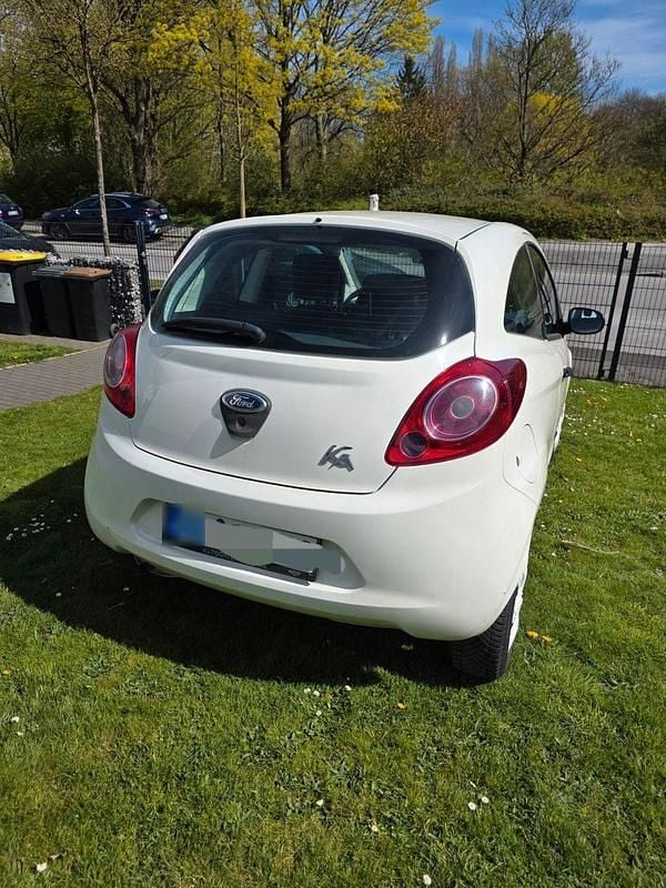 Gebraucht Ford Ka Trend 69 PS (50 kW) 2012 Weiß Kleinwagen