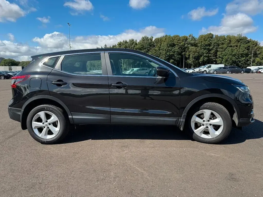 Gebraucht Nissan Qashqai 131 PS (96 kW) 2018 Schwarz SUV