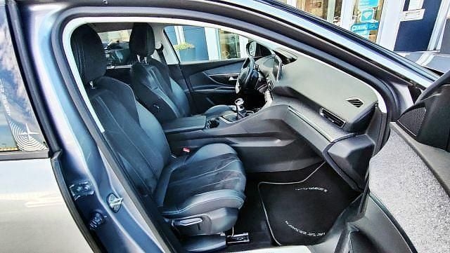 Gebraucht Peugeot 5008 Crossway 131 PS (96 kW) 2020 Artense silber metallic SUV