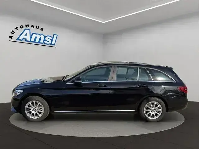 Gebraucht Mercedes C200 160 PS (117 kW) 2021 Schwarz Kombi