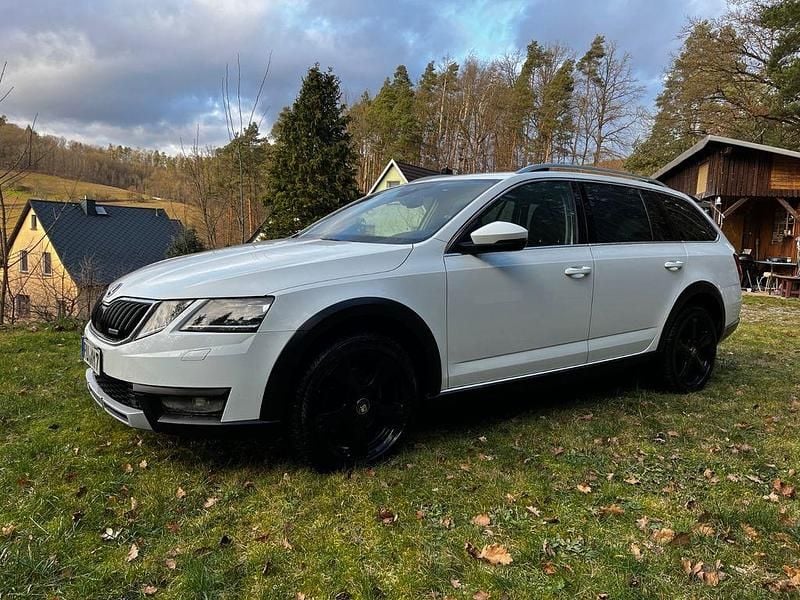 Weiß Gebraucht 2019 Skoda Octavia Kombi | 10.500 € (Guter Preis) - Bild 1/4