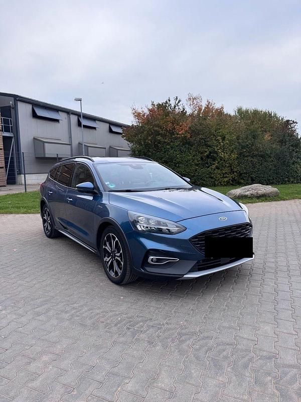 Blau Gebraucht 2020 Ford Focus Active X Kombi | 22.600 € (Teuer) - Bild 1/4