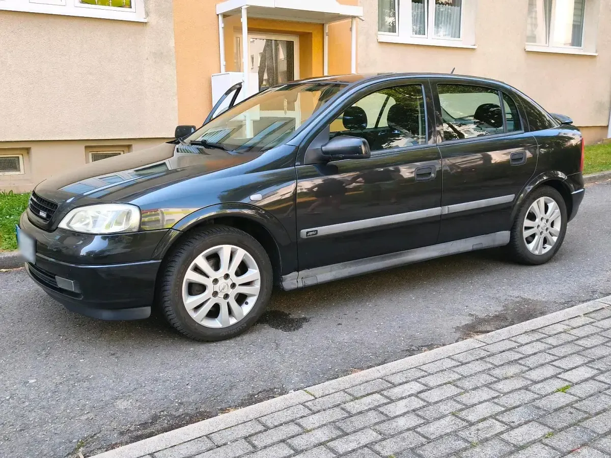 Gebraucht Opel Astra 115 PS (84 kW) 1999 Schwarz Kleinwagen