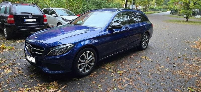 Blau Gebraucht 2017 Mercedes C220 Avantgarde Kombi | 13.500 € (Superpreis) - Bild 1/4