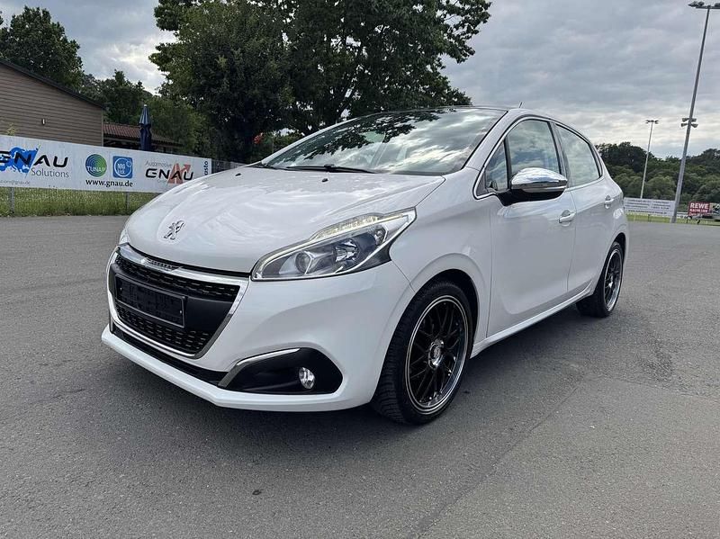 Blanc banquise Gebraucht 2017 Peugeot 208 Allure Kleinwagen | 8.900 € (Fairer Preis) - Bild 1/4