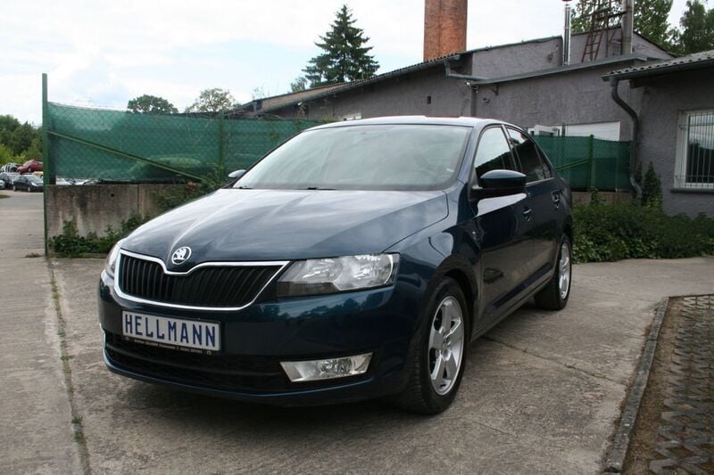 Blau Gebraucht 2013 Skoda Rapid Limousine | 6.999 € (Guter Preis) - Bild 1/4