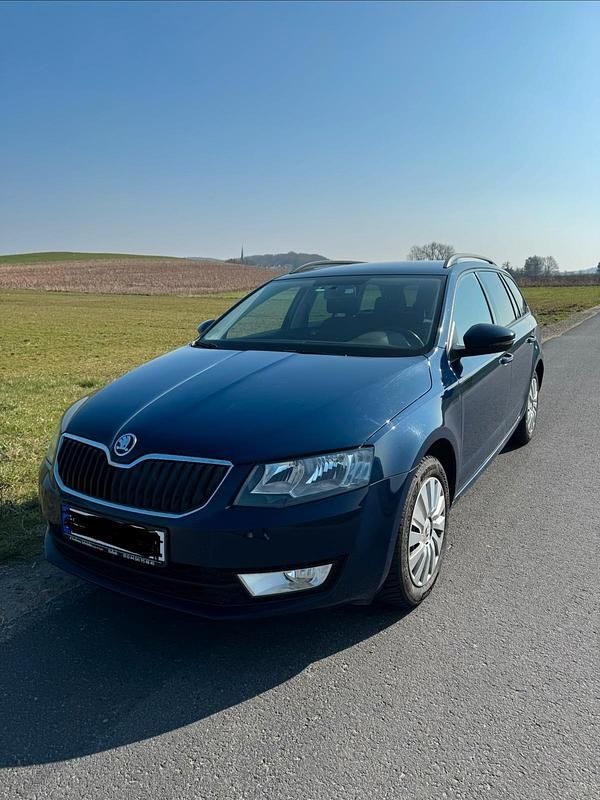 Gebraucht Skoda Octavia Ambition 150 PS (110 kW) 2016 Blau Kleinwagen