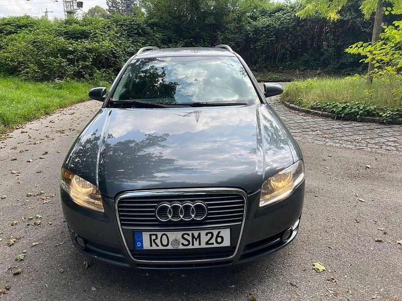Grau Gebraucht 2005 Audi A4 Kombi | 1.490 € (Superpreis) - Bild 1/4