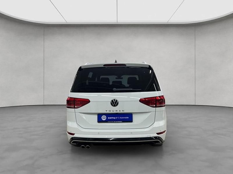 Gebraucht VW Touran Highline 150 PS (110 kW) 2024 Weiß Van / Kleinbus