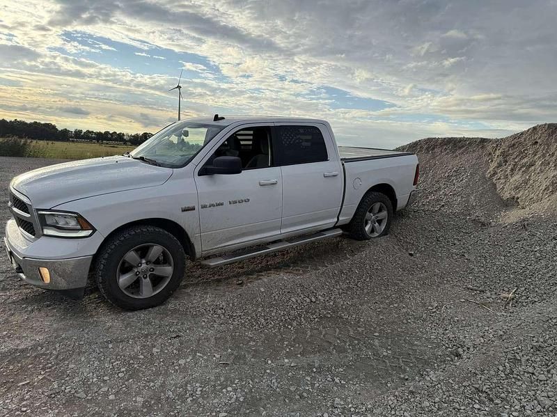 Gebraucht Dodge Ram 401 PS (294 kW) 2021 Weiß Pickup