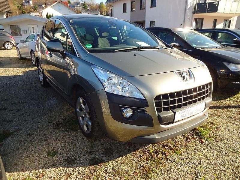 Gebraucht Peugeot 3008 Active 156 PS (114 kW) 2013 Grau Limousine