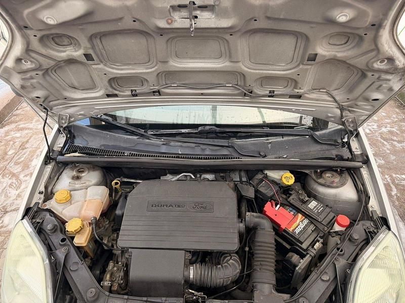 Gebraucht Ford Fiesta 60 PS (44 kW) 2009 Silber Kleinwagen