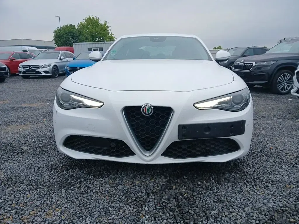Gebraucht Alfa Romeo Giulia Super 179 PS (131 kW) 2017 Weiß Limousine