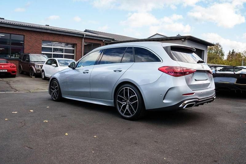 Gebraucht Mercedes C300 AMG line 258 PS (189 kW) 2025 Silber Kombi