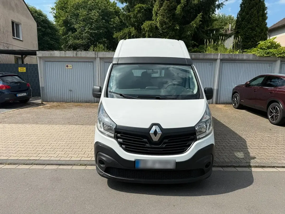 Gebraucht Renault Trafic 140 PS (102 kW) 2016 Weiß Van / Kleinbus