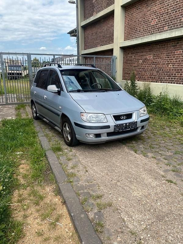 Grau Gebraucht 2005 Hyundai Matrix Van / Kleinbus | 1.649 € (Fairer Preis) - Bild 1/4