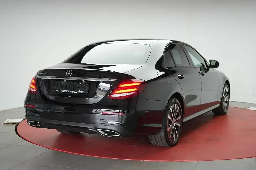 Gebraucht Mercedes E300 AMG 320 PS (235 kW) 2020 Obsidianschwarz Limousine