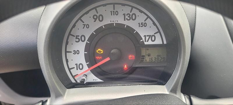 Gebraucht Citroën C1 67 PS (49 kW) 2012 Grau Kleinwagen