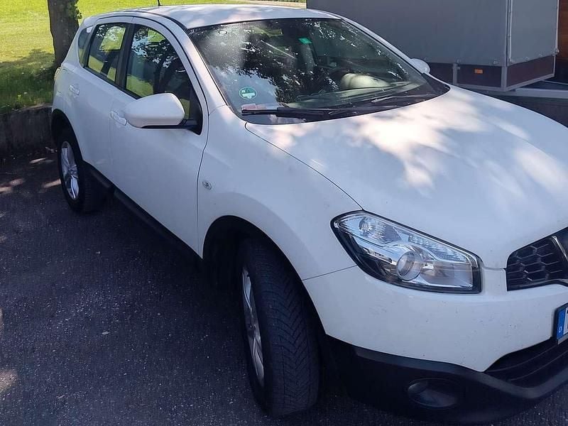 Weiß Gebraucht 2012 Nissan Qashqai Acenta SUV | 5.650 € (Fairer Preis) - Bild 1/4
