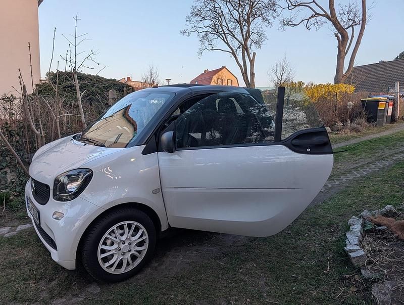 Gebraucht Smart ForTwo Cabrio 71 PS (52 kW) 2018 Weiß Cabrio