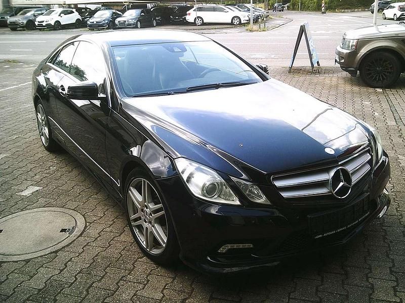 Gebraucht Mercedes E350 231 PS (169 kW) 2010 Obsidianschwarz  metalliclack Coupé