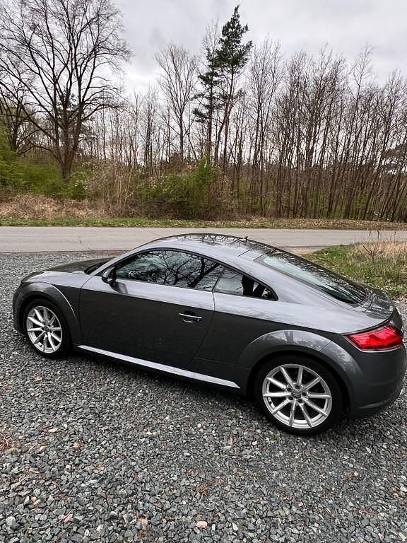 Gebraucht Audi TT Sport 230 PS (169 kW) 2015 Grau Coupé