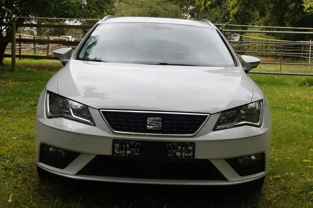 Gebraucht Seat Leon Style 116 PS (85 kW) 2019 Weiß Limousine