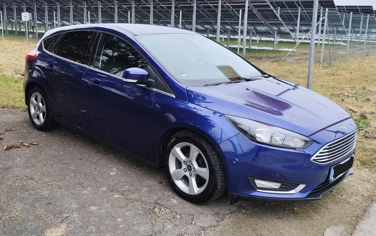 Gebraucht Ford Focus Titanium 120 PS (88 kW) 2016 Blau Limousine
