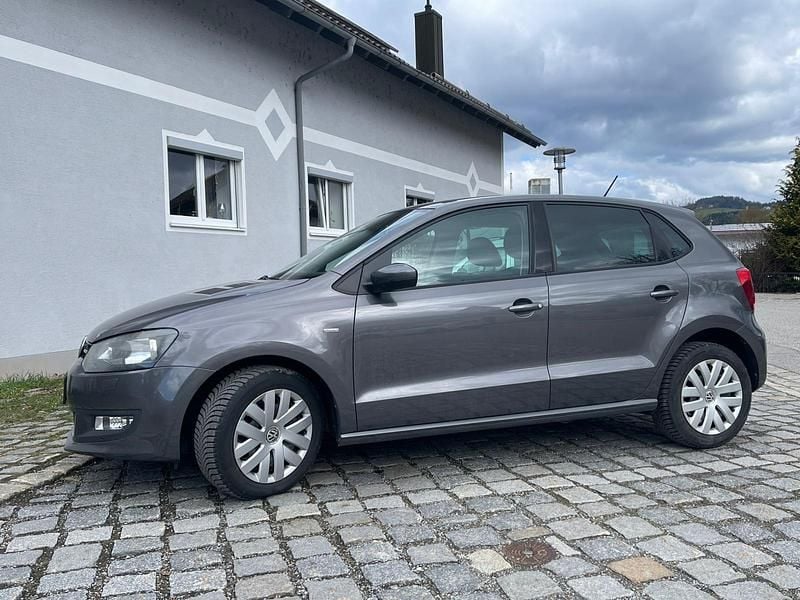 Gebraucht VW Polo Life 90 PS (66 kW) 2013 Grau Kleinwagen