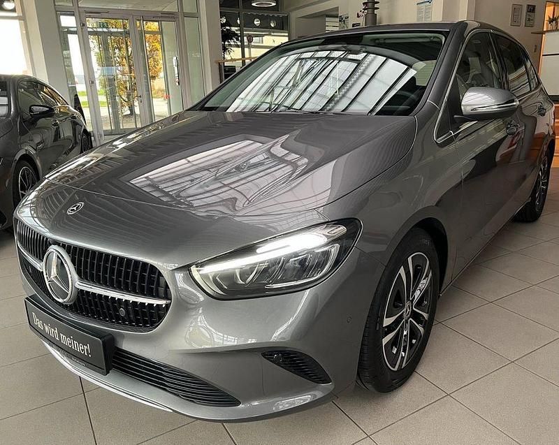 Grau Gebraucht 2024 Mercedes B200 Progressive Van / Kleinbus | 34.500 € (Etwas zu teuer) - Bild 1/4