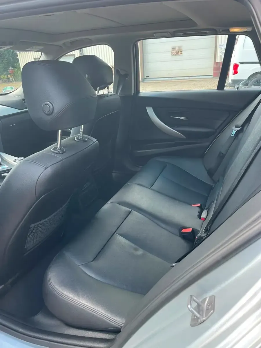 Gebraucht BMW 330 258 PS (189 kW) 2017 Silber Kombi
