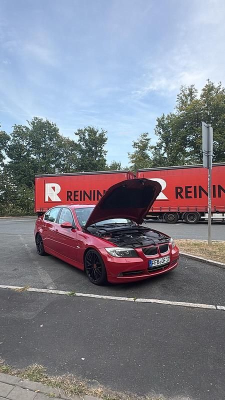 Rot Gebraucht 2008 BMW 330 Limousine | 6.800 € (Superpreis) - Bild 1/4