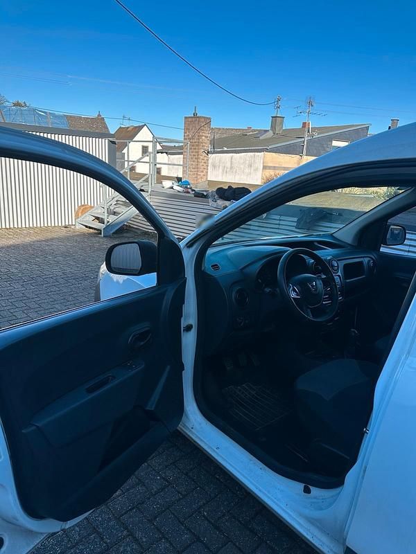 Gebraucht Dacia Dokker 95 PS (69 kW) 2018 Weiß Van / Kleinbus