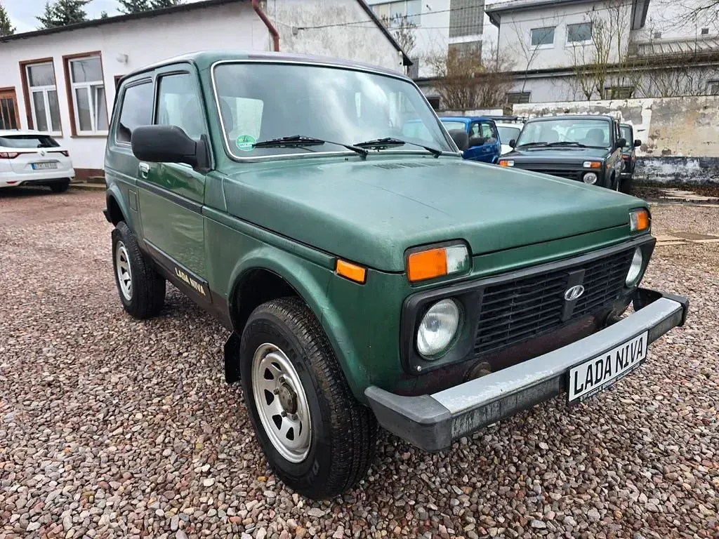 Second-hand Lada niva 83 CP (61 kW) 2011 Verde SUV