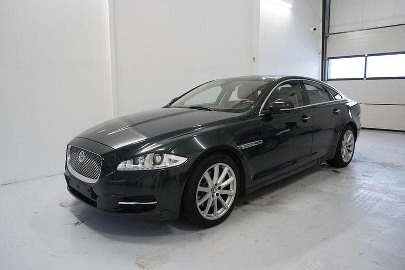 Grün Gebraucht 2010 Jaguar XJ Portfolio Limousine | 8.000 € (Fairer Preis) - Bild 1/4