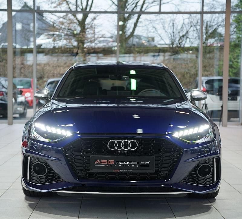 Gebraucht Audi RS4 Ambiente 451 PS (331 kW) 2023 Blau Kombi