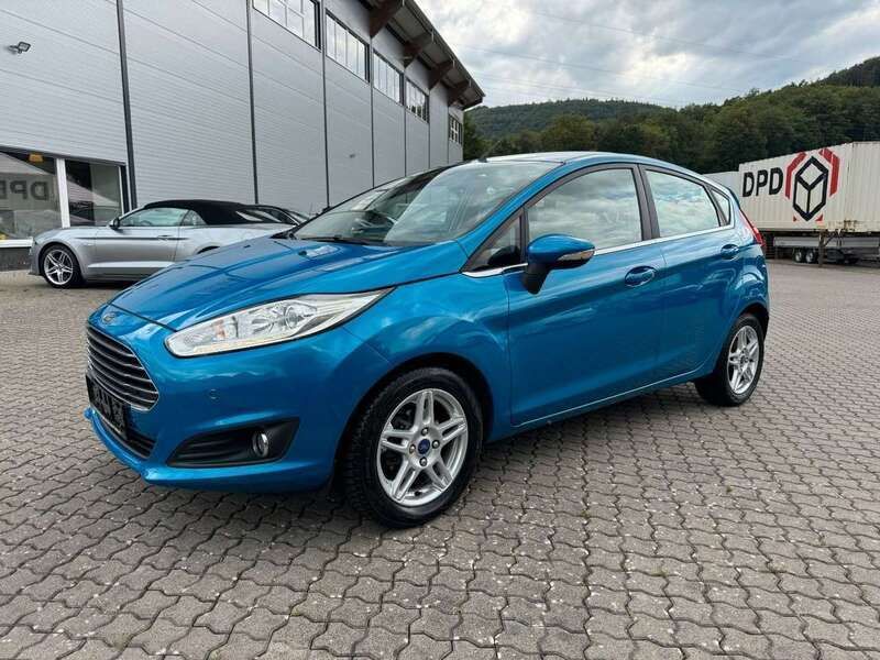 Blau Gebraucht 2013 Ford Fiesta Titanium Kleinwagen | 4.000 € (Guter Preis) - Bild 1/4