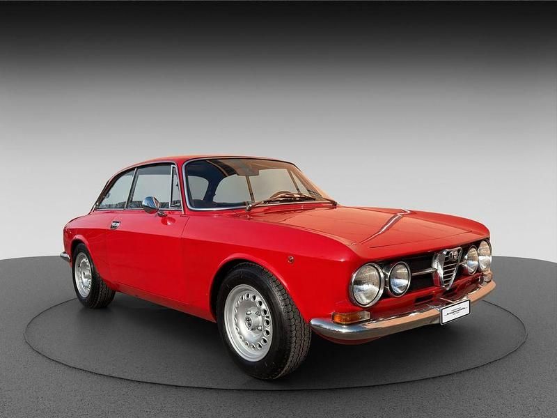 Gebraucht Alfa Romeo 1750 113 PS (83 kW) 1969 Rot Limousine