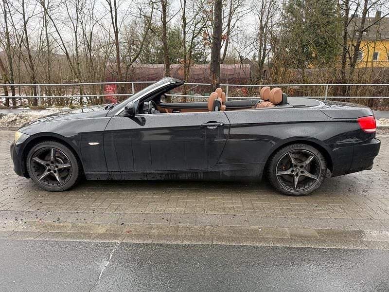 Gebraucht BMW 330 Cabriolet 272 PS (200 kW) 2009 Schwarz Cabrio