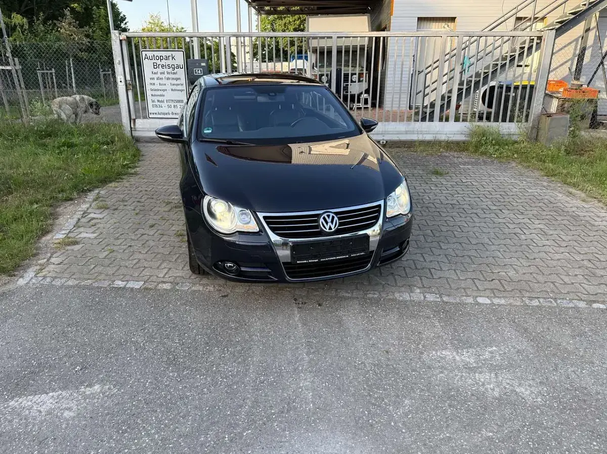 Gebraucht VW Eos Edition 140 PS (102 kW) 2010 Mitternachtsblau metallic Cabrio