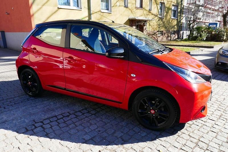 Gebraucht Toyota Aygo X-cite 69 PS (50 kW) 2017 Rot Kleinwagen
