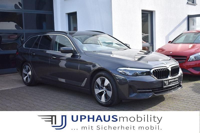 Gebraucht BMW 520 190 PS (139 kW) 2022 Grau Kombi