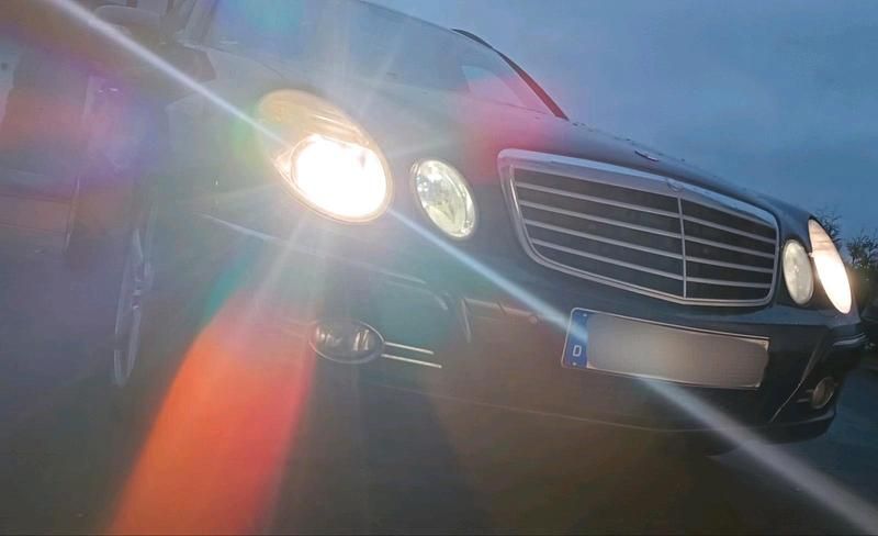 Schwarz Gebraucht 2008 Mercedes E320 Avantgarde Kombi | 7.100 € (Teuer) - Bild 1/4