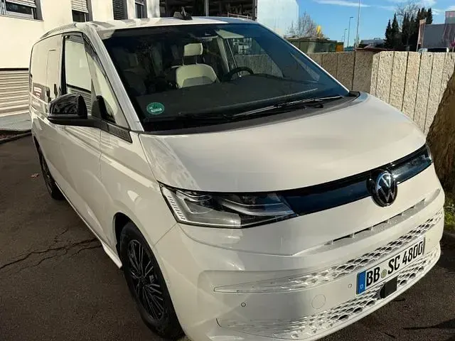 Gebraucht VW Multivan 150 PS (110 kW) 2024 Van / Kleinbus