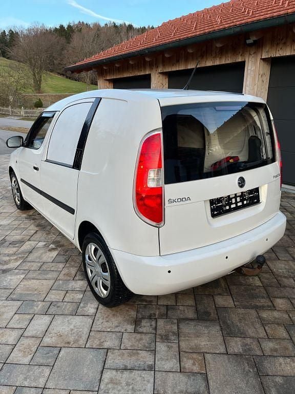 Gebraucht Skoda Roomster 90 PS (66 kW) 2014 Weiß Van / Kleinbus
