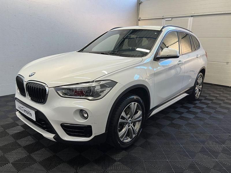 Weiß Gebraucht 2018 BMW X1 Sport Line SUV | 16.970 € (Fairer Preis) - Bild 1/4