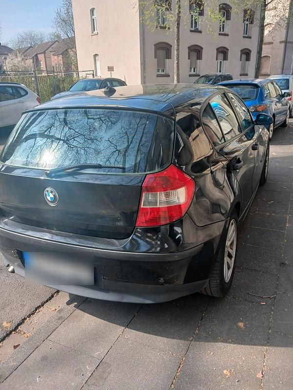 Gebraucht BMW 118 122 PS (89 kW) 2005 Schwarz Kleinwagen