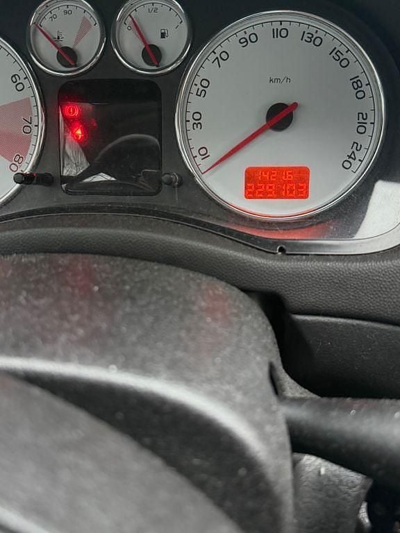 Gebraucht Peugeot 307 CC Tendance 136 PS (100 kW) 2005 Blau Cabrio