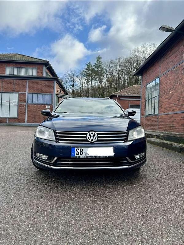 Gebraucht VW Passat Highline 177 PS (130 kW) 2012 Blau Kombi